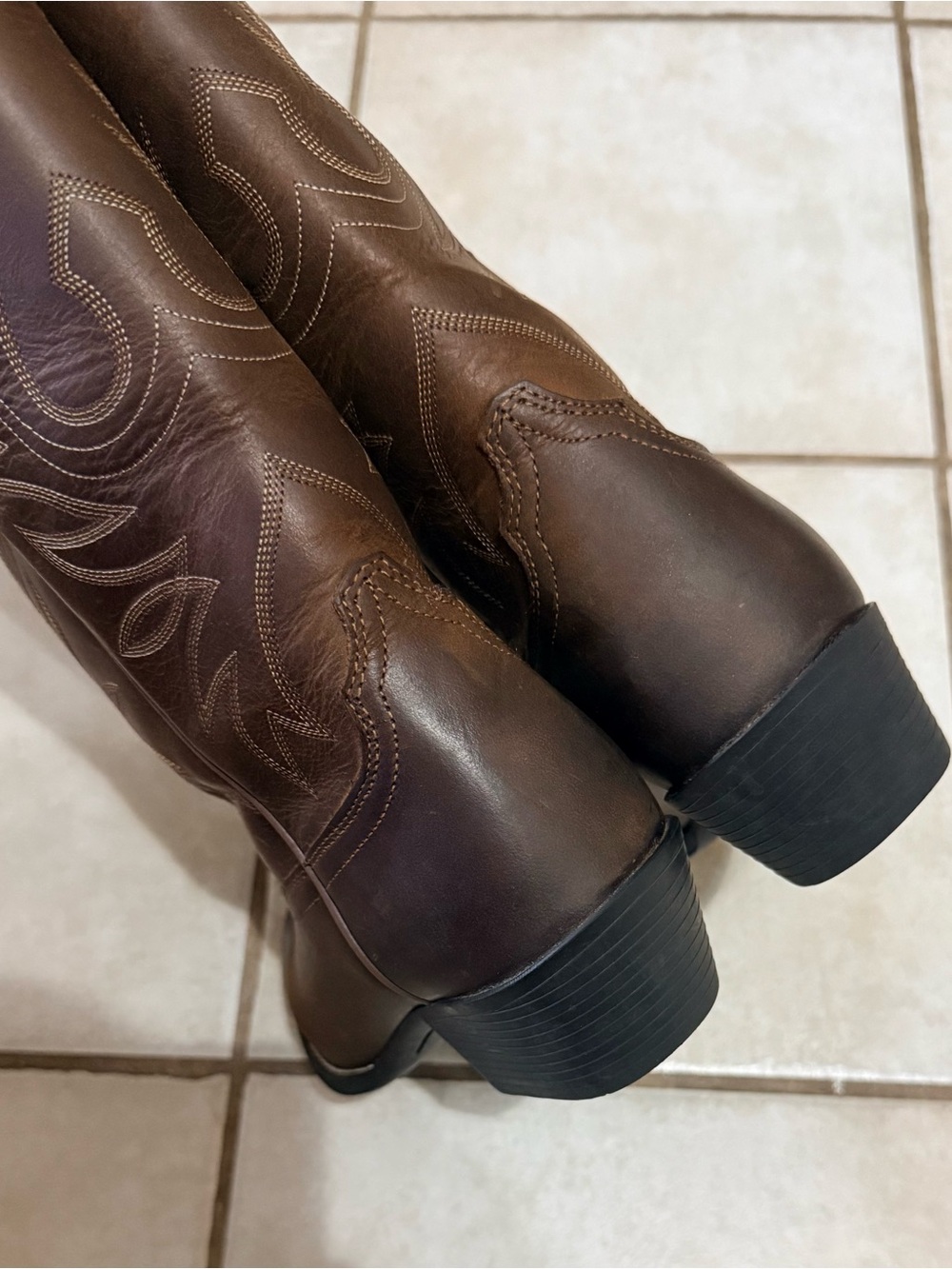 Ariat Women's Brown Heritage Western Round Toe Leather Heeled  Distressed Boots - Picture 15 of 15